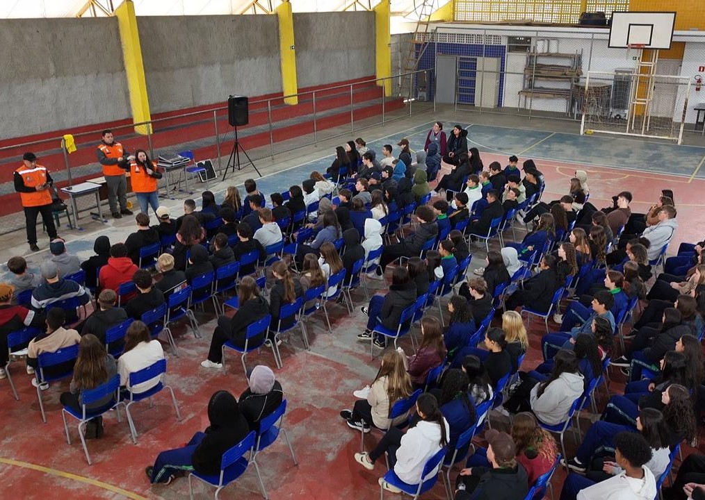 Defesa Civil orienta alunos sobre o El Niño