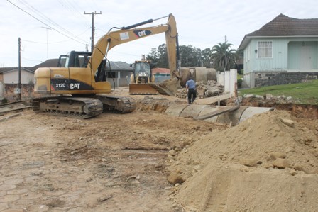 Av. Eleothério de Souza Padilha recebe Nova Ponte