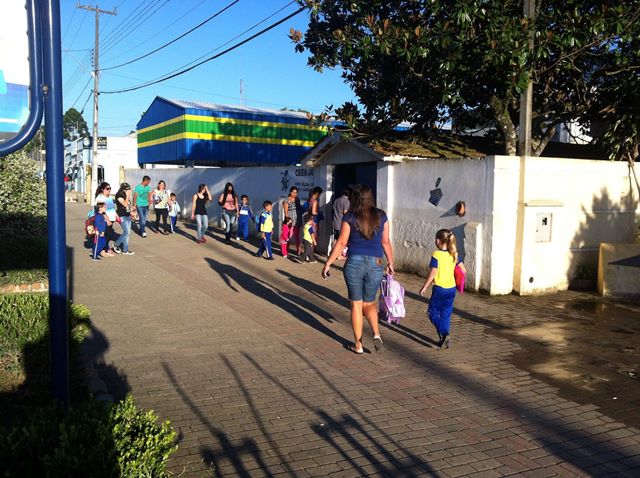 Alunos da Rede Municipal de Ensino iniciam o Período Letivo de 2015