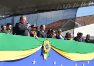 Desfile Cívico é realizado em Contenda 