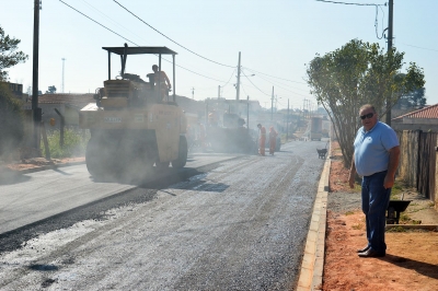 Contenda: Rua Amazonas recebe asfalto