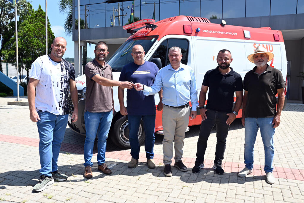 Contenda recebe ambulância de Curitiba