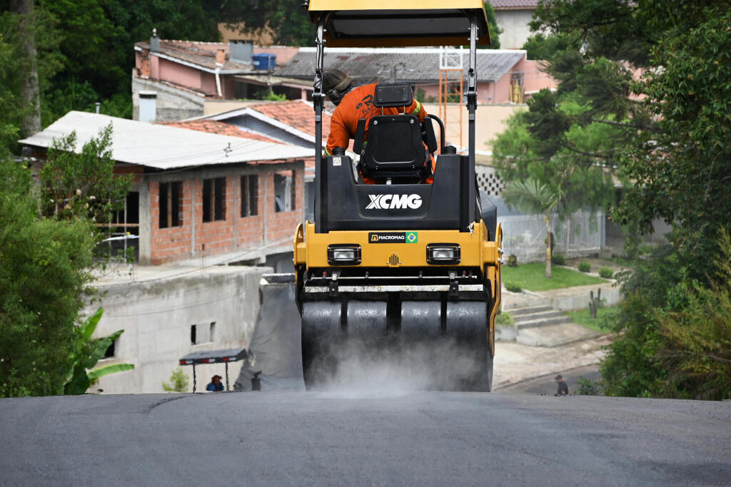 Ruas de Contenda receberam camada de asfalto