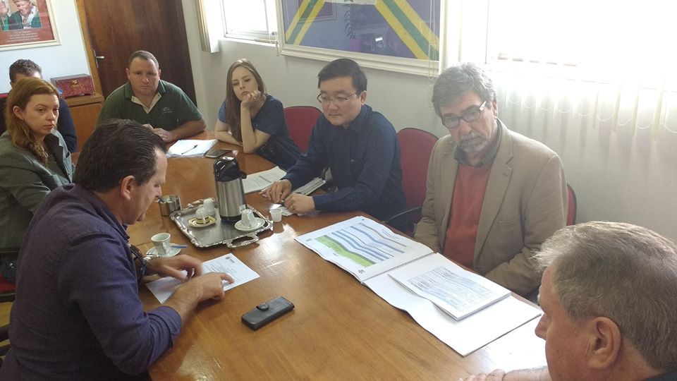 Prefeito solicita mais recursos para pavimentação asfáltica