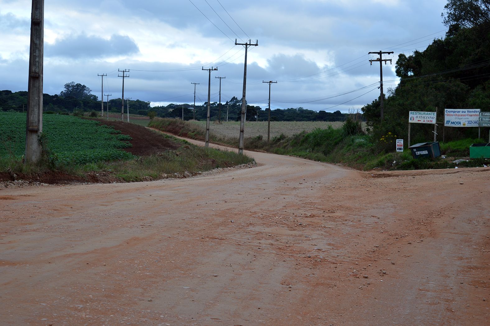 Contenda licita novos trechos de pavimentação