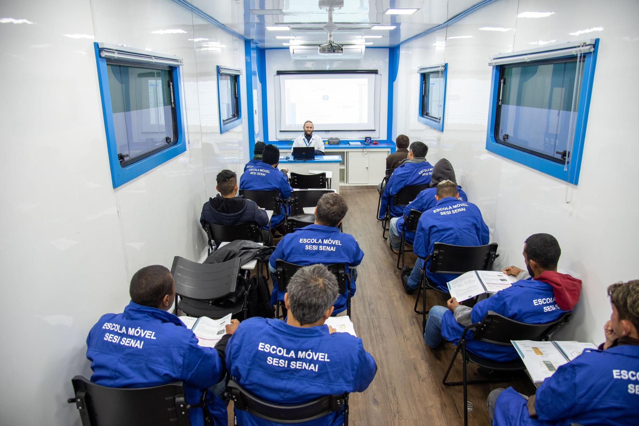 Município de Contenda prepara o curso de Eletricidade Automotiva