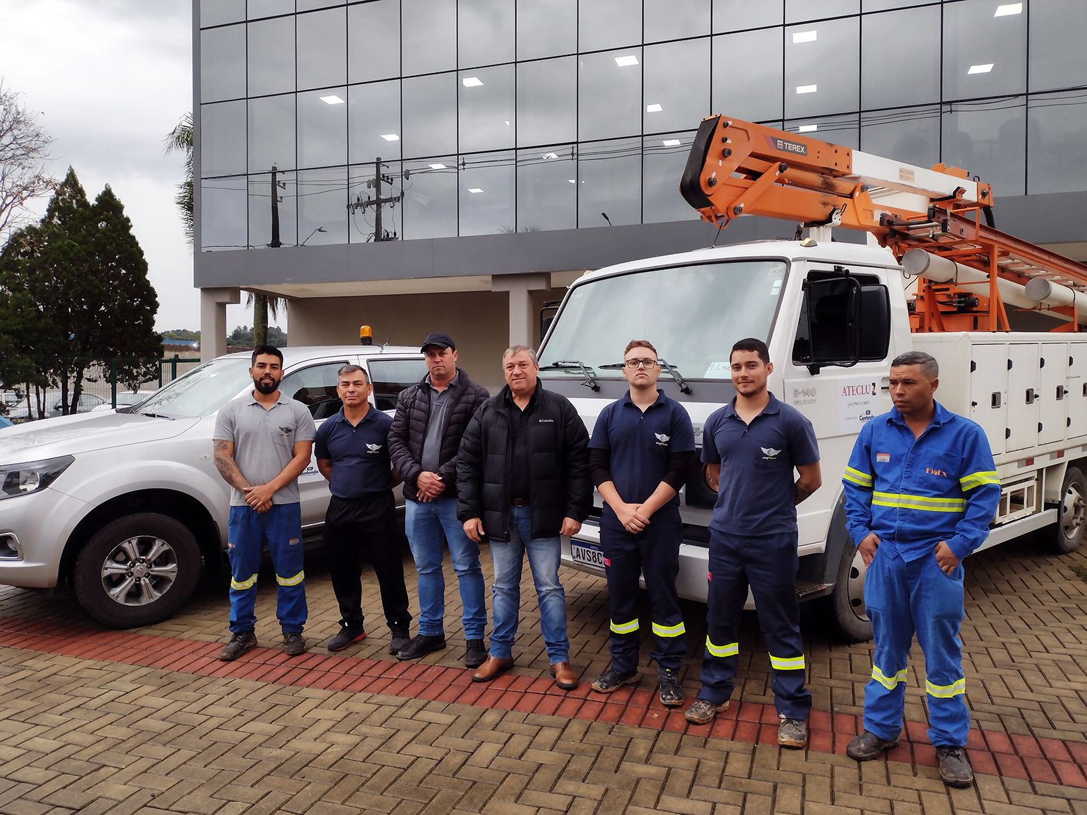 Manutenção da iluminação pública de Contenda é feita através de call center