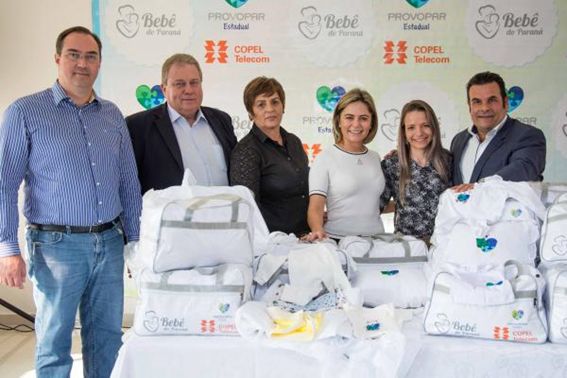 Contenda recebe 30 kits maternidade