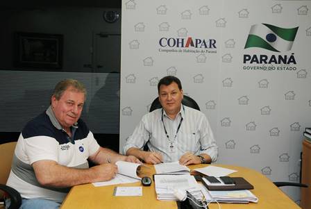 Prefeito assina Convênio com Cohapar para Construção de 200 Casas