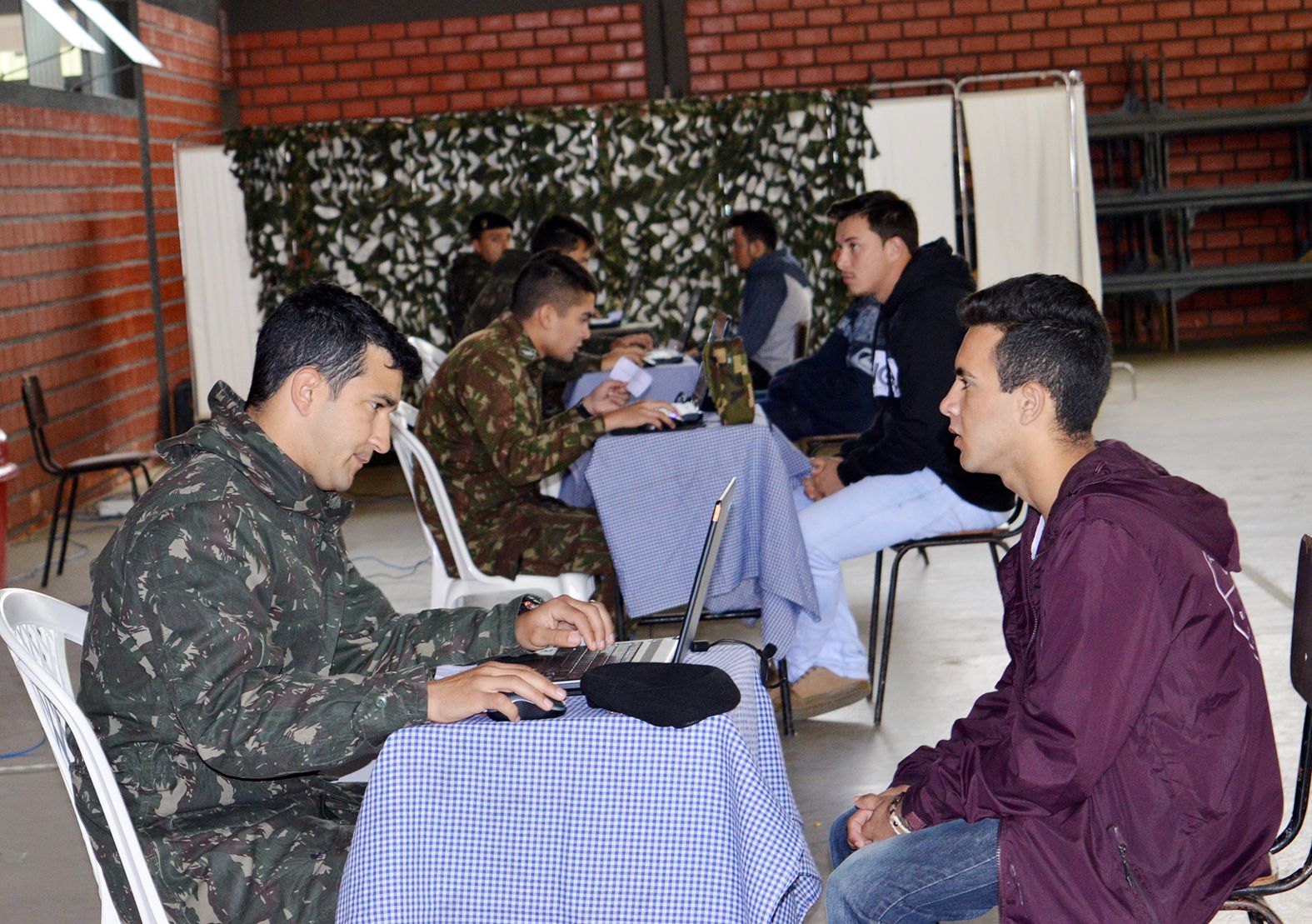 Exército fez recrutamento em Contenda