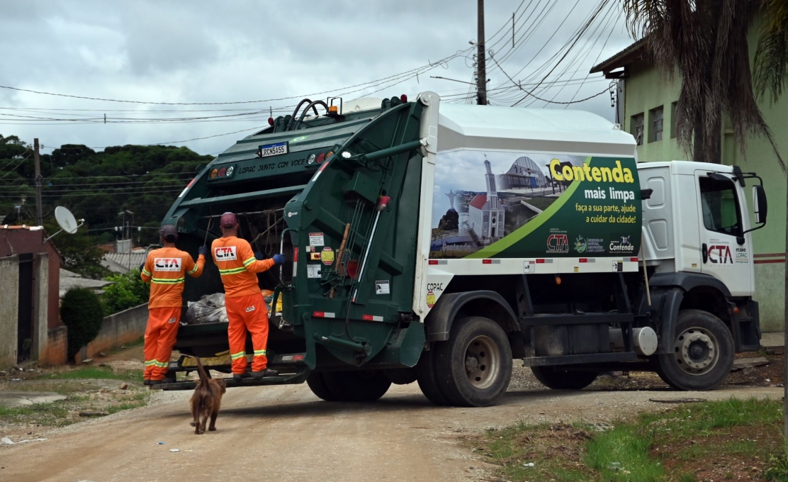 Coletor se fere com cerâmica e prefeitura faz alerta