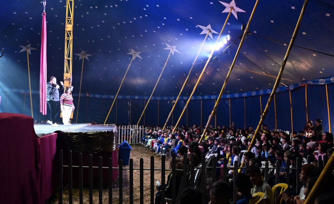 Alunos da rede municipal vão ao circo