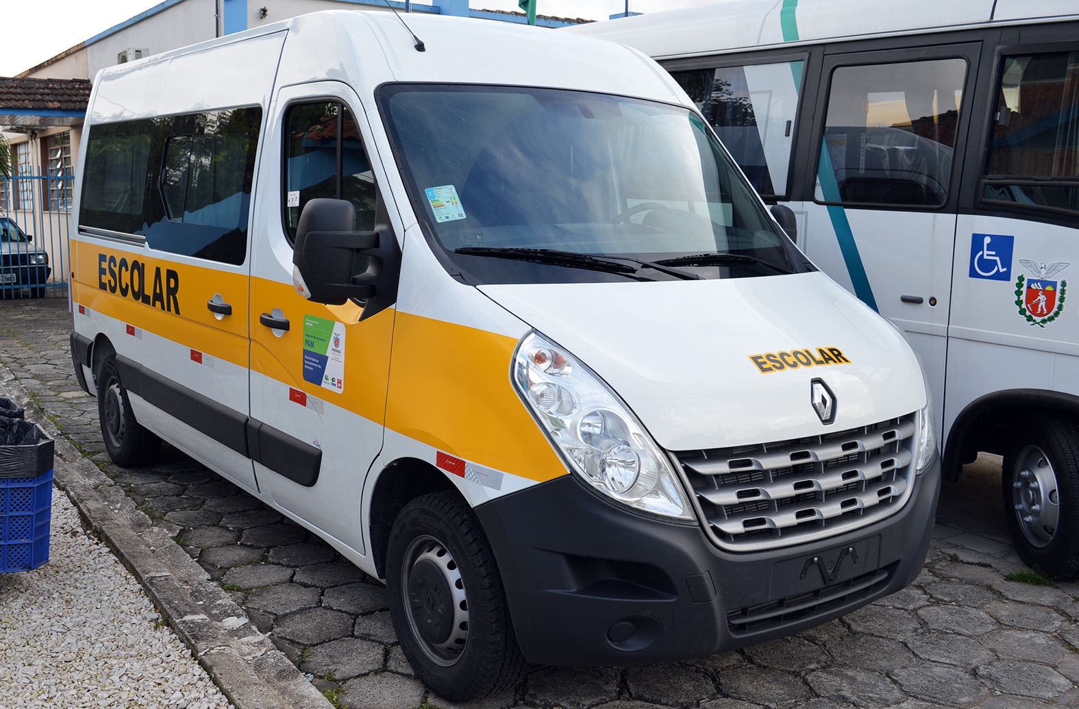 Contenda adquire Van para Educação