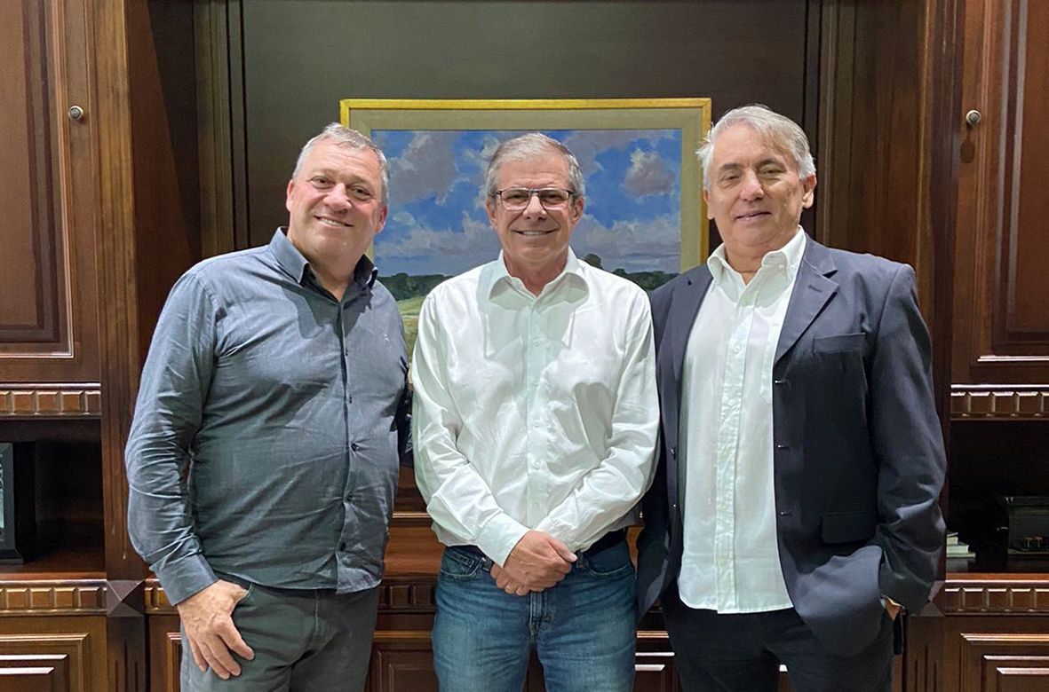 Na COHAPAR, Mostarda busca a construção das casas populares