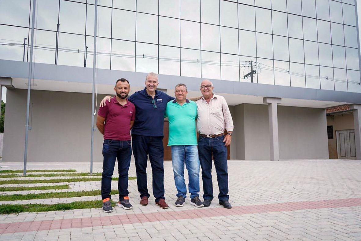 Deputado Aroldo Martins visita Contenda