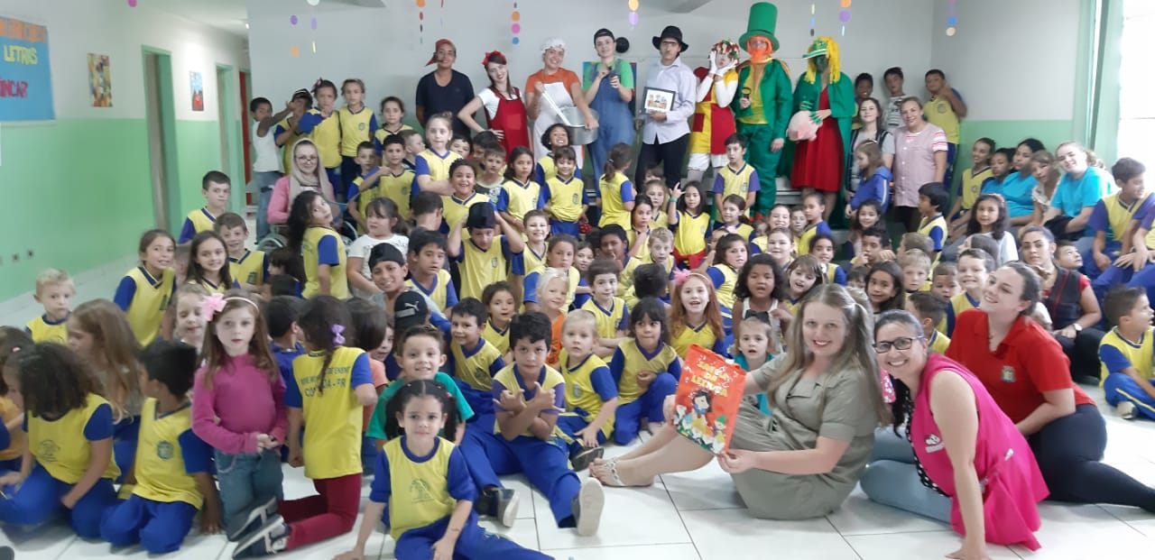 COMEMORAÇÃO AO DIA DO LIVRO