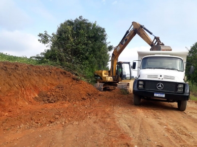 Prefeitura de Contenda realiza o alargamento de estradas rurais