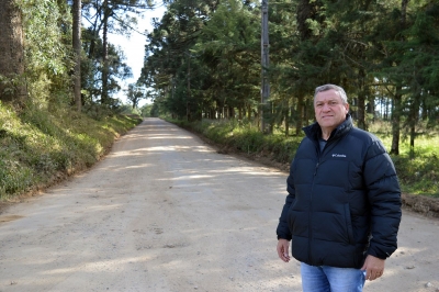 Contenda licita pavimentação poliédrica na Vila Vernick