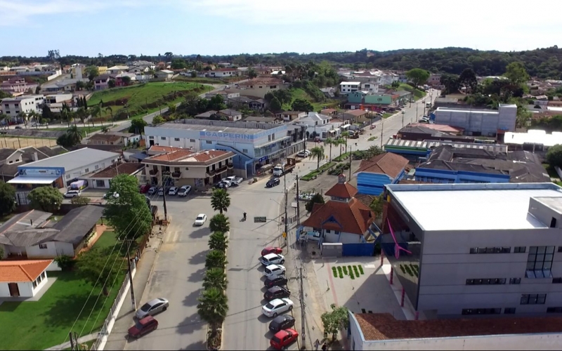 Município orienta os moradores sobre limpeza de terrenos baldios