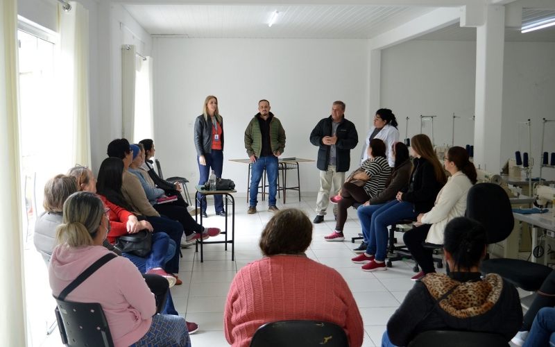 Contenda realiza o curso de Corte e Costura Industrial