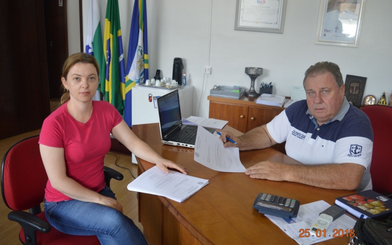 Prefeito assina intenção em aderir ao Programa Internet para Todos do Ministério das Comunicações