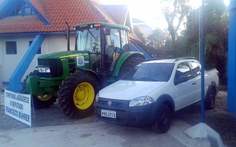 Contenda adquire novo trator agrícola
