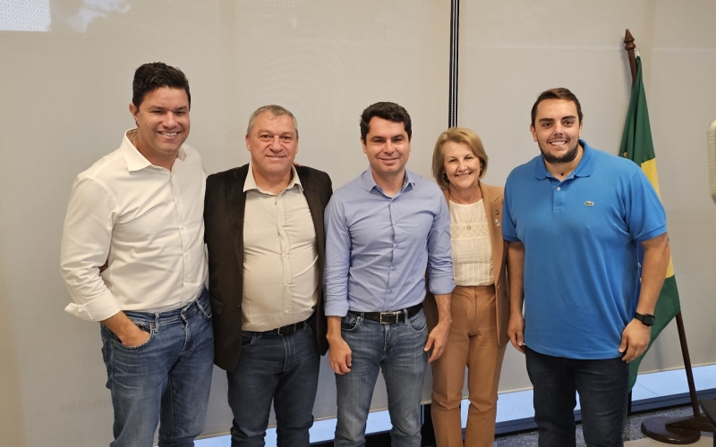 Mostarda cumpre agenda na SECID e Casa Civil