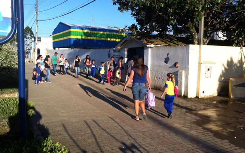 Alunos da Rede Municipal de Ensino iniciam o Período Letivo de 2015