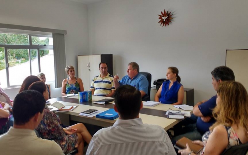 Prefeito e Vice realizam reunião com secretários na Sub Prefeitura de Catanduvas do Sul