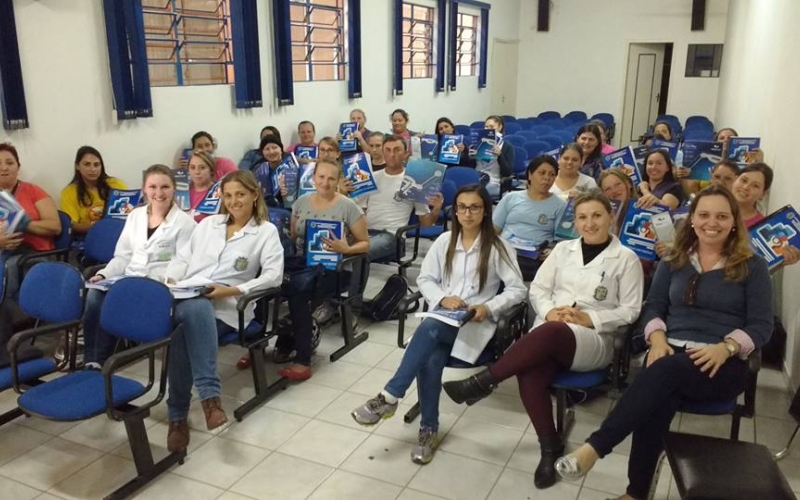 Secretaria de Saúde entrega materiais para agentes comunitários de saúde