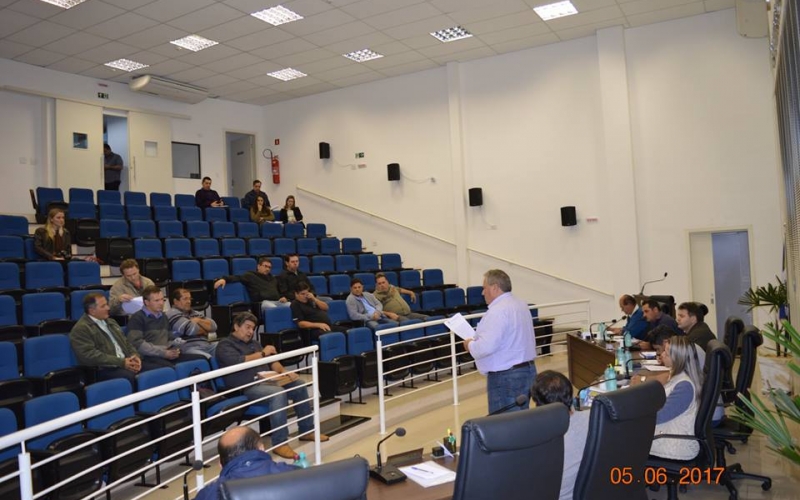 Na segunda, dia 5, o Prefeito realizou uma reunião com os taxistas da cidade