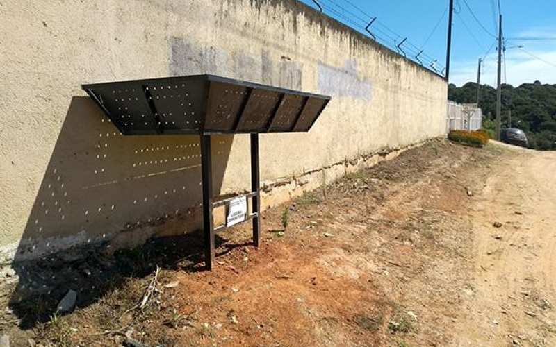 Contenda instala lixeiras comunitárias