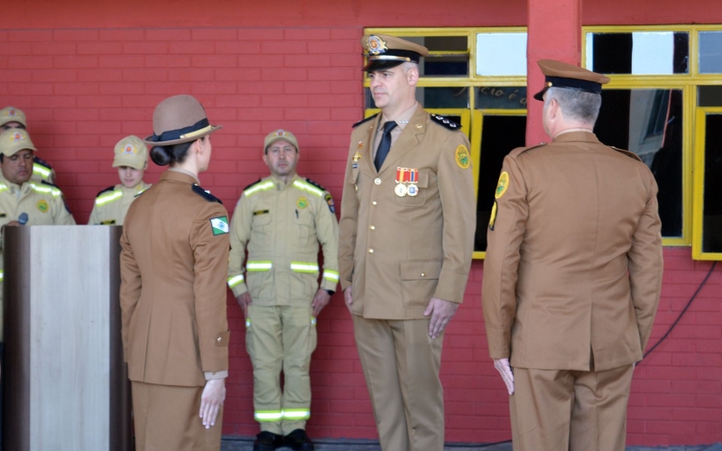 Mostarda participa da troca de comando dos bombeiros