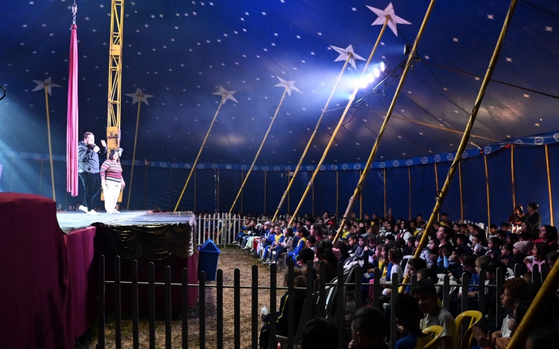 Alunos da rede municipal vão ao circo